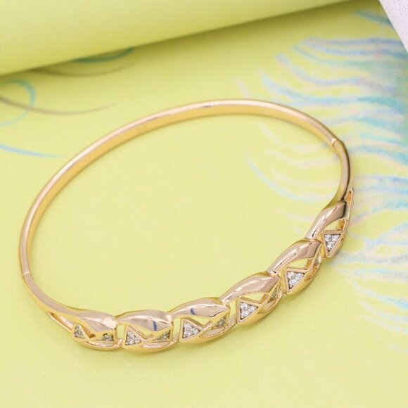 Elegant Rose Gold Bangle with Geometric Triangle Detailing, XPBL0519 - Picture 4 of 12